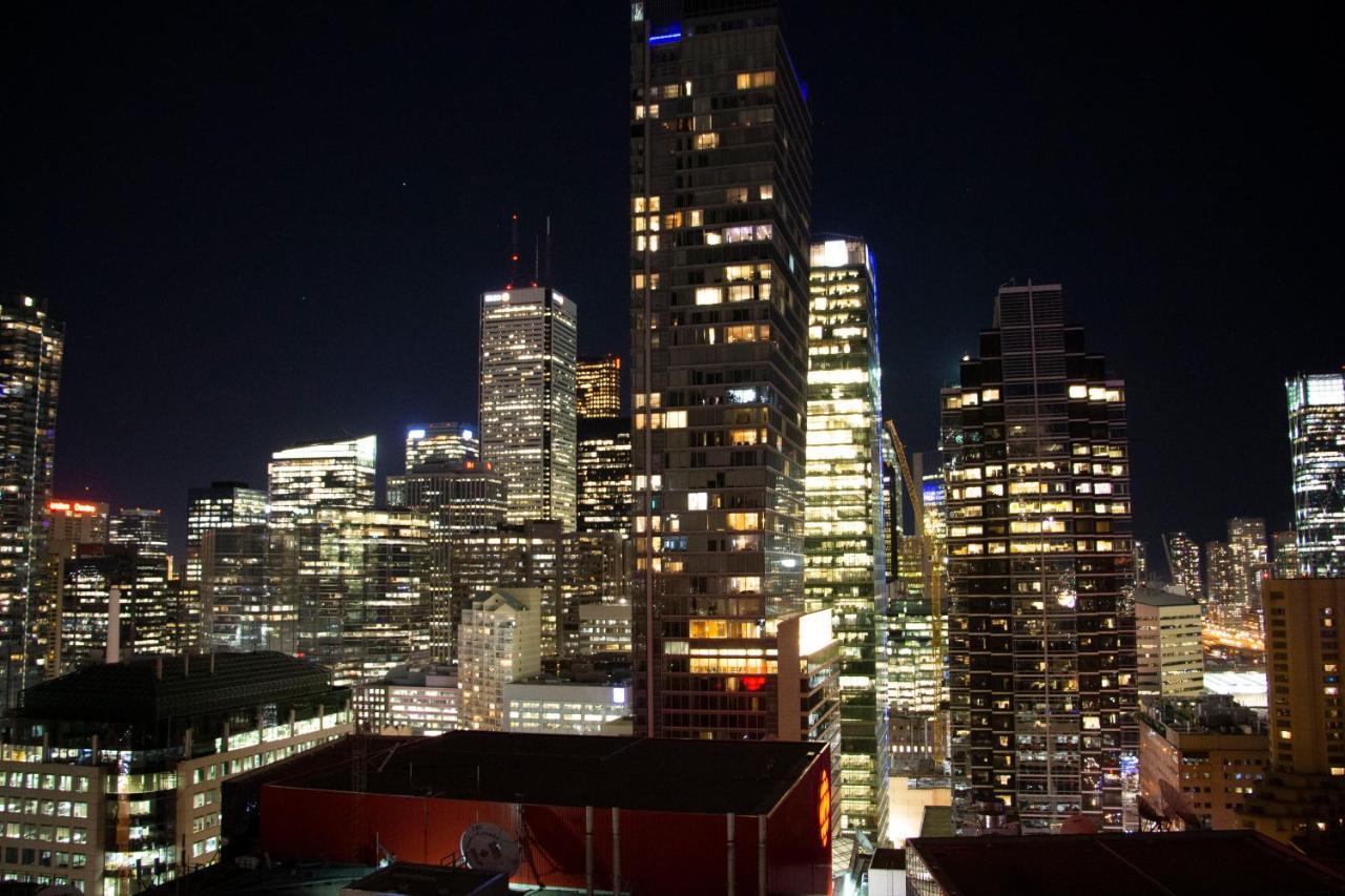 Downtown High-Rise Condo- Cn Tower View 토론토 외부 사진