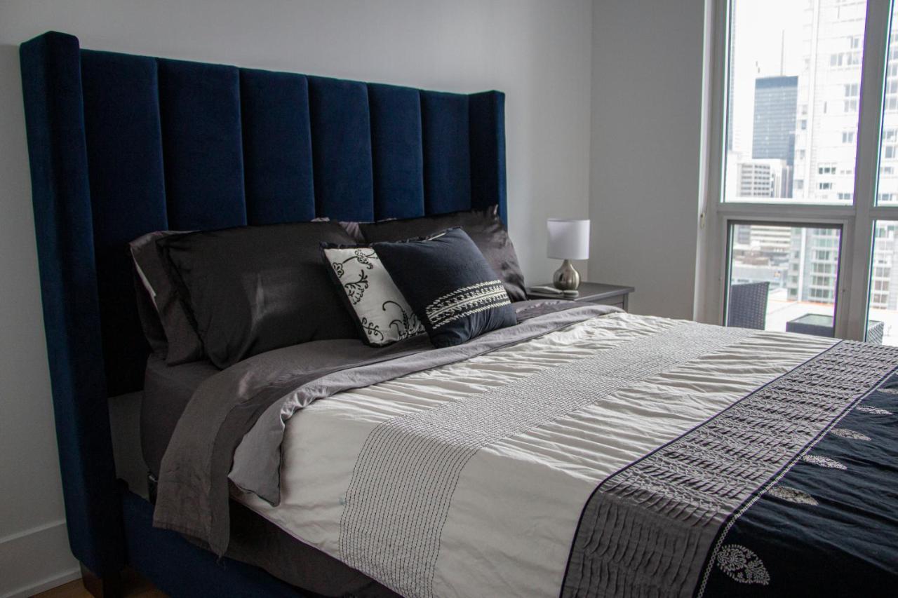 Downtown High-Rise Condo- Cn Tower View 토론토 외부 사진