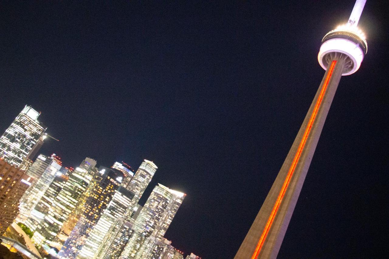 Downtown High-Rise Condo- Cn Tower View 토론토 외부 사진